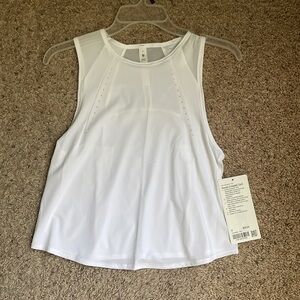 Lululemon sculpt cropped tank white NWT size 2 mesh